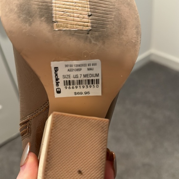 Toffee colored boots! Size 7 - Picture 4 of 4